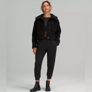 Lululemon textured fleece button jacket, size 6, black